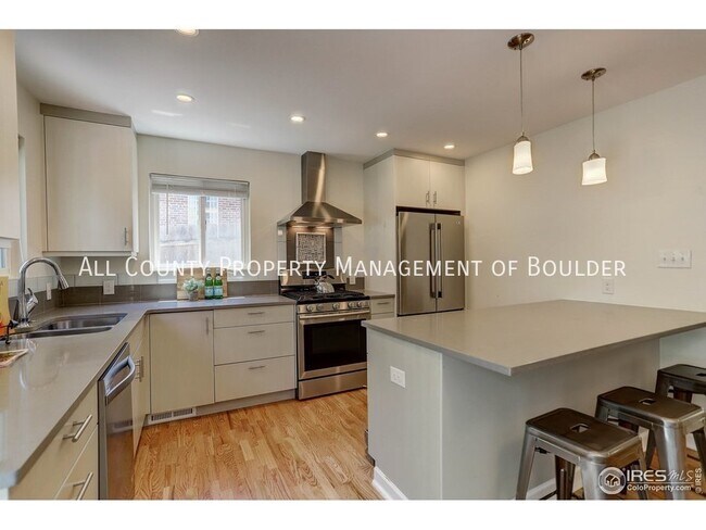 Building Photo - LEASE PENDING