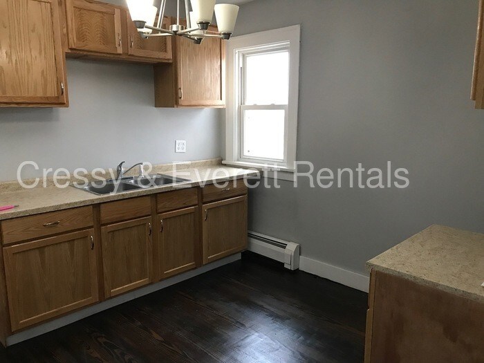 Primary Photo - 2624 S Michigan St