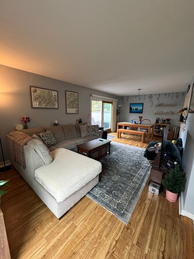 Foto principal - 204 Ledgewood Cir