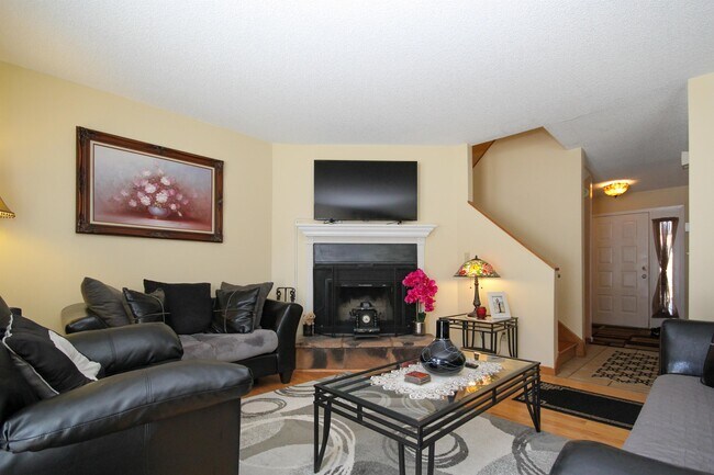 Foto del edificio - 12409 Birnamwood Ct