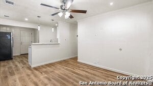 Foto del edificio - 338 N San Horacio Ave