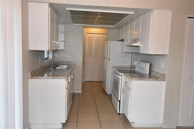 Building Photo - 2416 Alister Ct