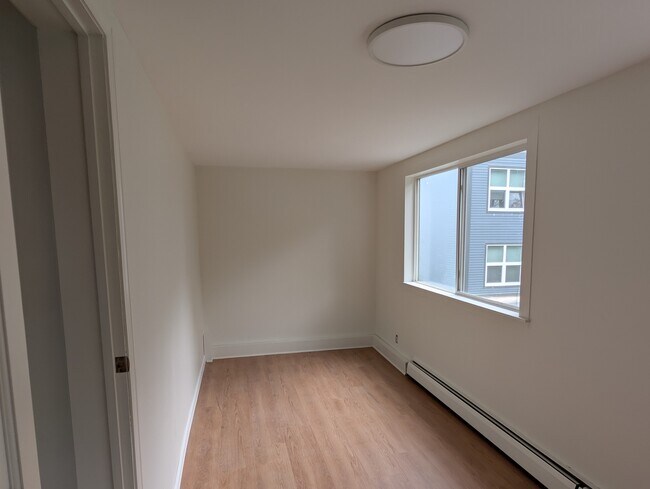 Building Photo - 656 Dorchester Ave