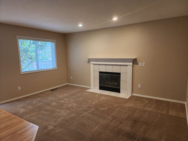 Foto del edificio - 4 BR, 2 1/2 BA Home Bethany area - Availab...