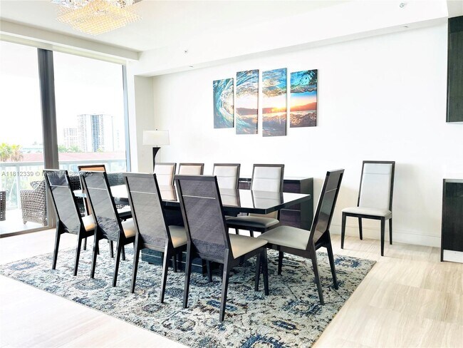 Foto del edificio - 3300 NE 188th St