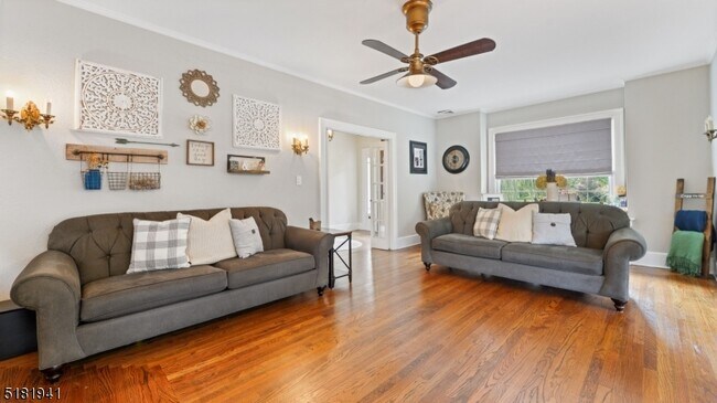 Foto del edificio - 637 Hillcrest Blvd