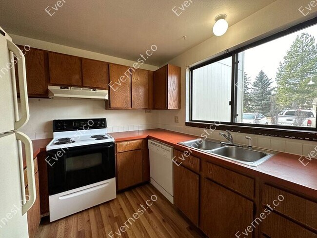 Building Photo - 4865 W Moorhead Cir