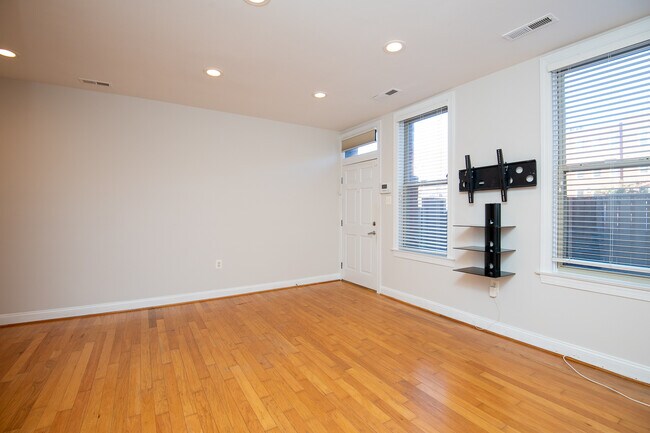 Foto del edificio - 10 15th St NE