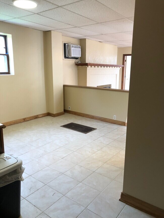 Foto del edificio - 831 W 33rd Pl