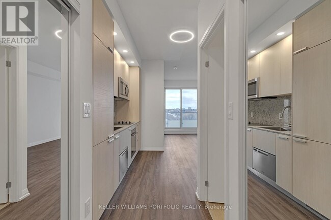 Building Photo - 75 Canterbury Pl