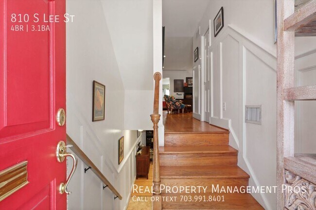 Foto del edificio - 4 Bedroom Old Town Estate - backs to lush ...