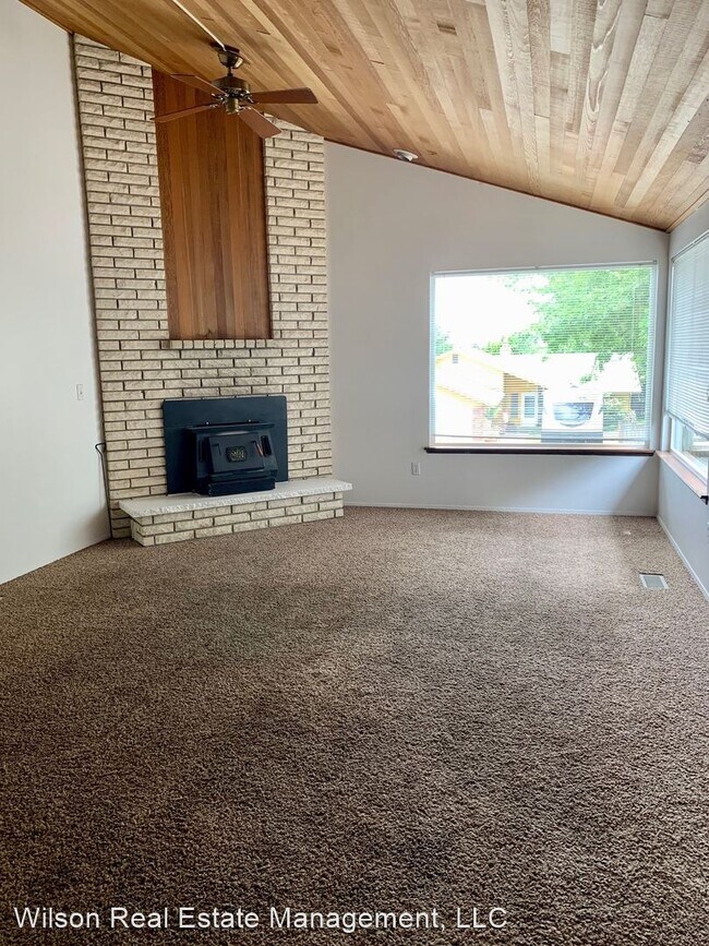 Foto del edificio - 3 br, 2 bath House - 6805 Alpine Way