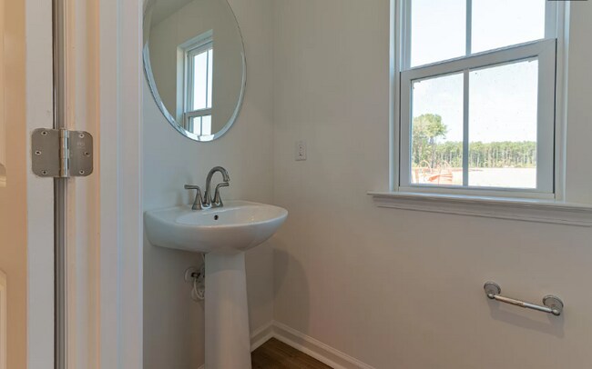 Foto del edificio - 520 Trotters Ln