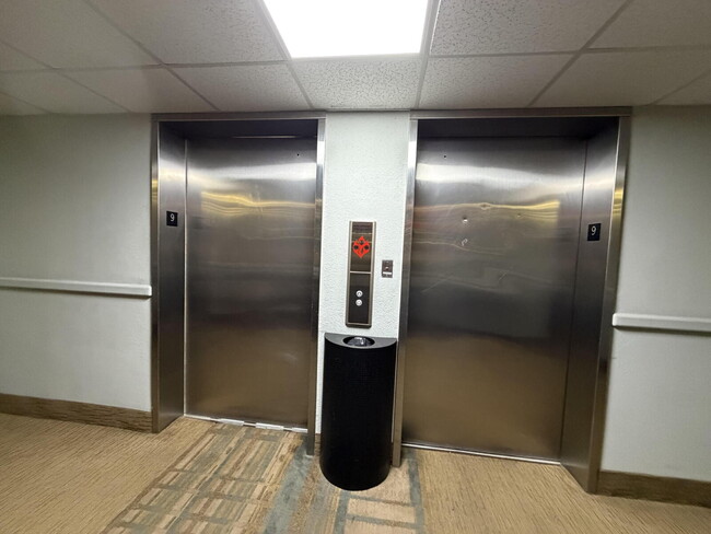 Building Photo - "Spacious 2-Bed, 2-Bath Condo Retreat in the Heart of Orlando!"