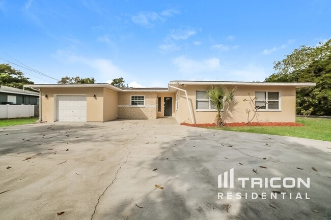 Building Photo - 4225 Cortez Way S