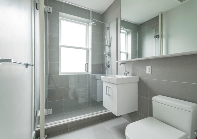 Building Photo - 136 Highland Ave