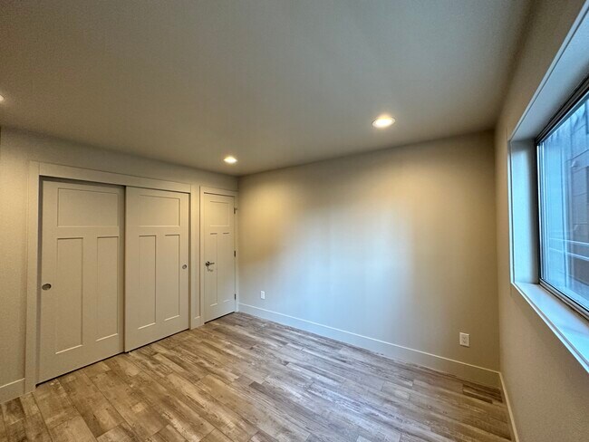 Foto del edificio - 4731 12th Ave NE