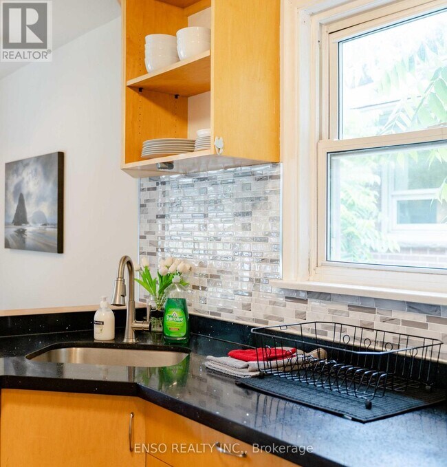 Photo du bâtiment - 24 Gentry Crescent