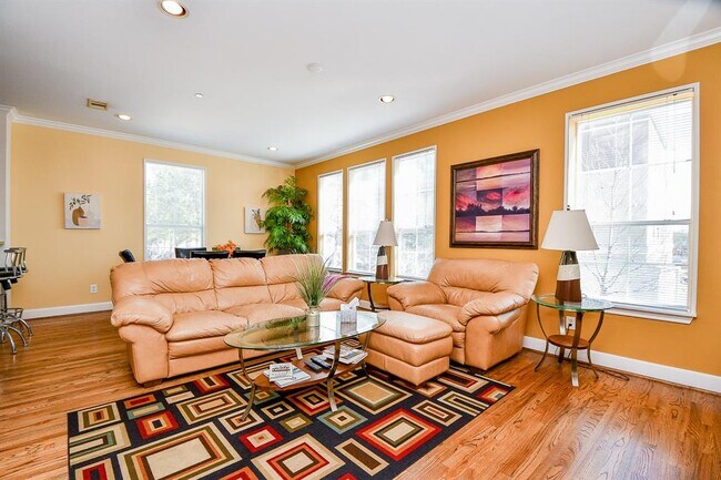 Building Photo - 3001 Murworth Dr