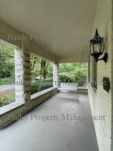 Building Photo - 2541 Cherokee Pkwy