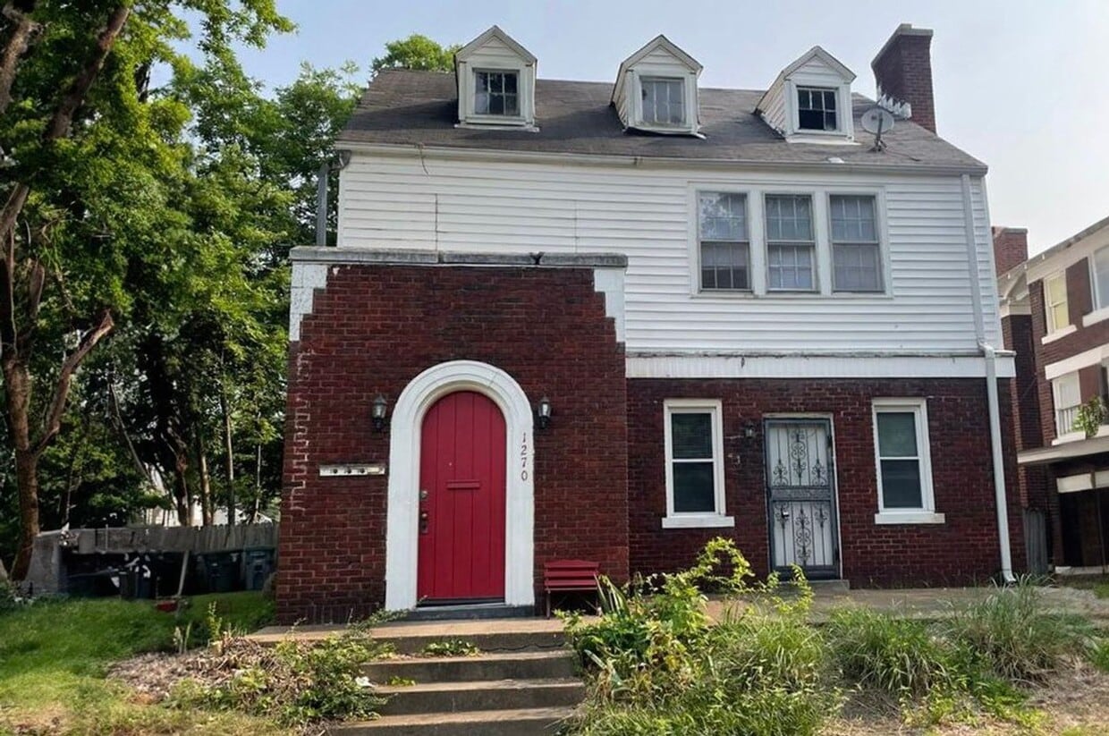 Primary Photo - 1270 Overton Park Ave
