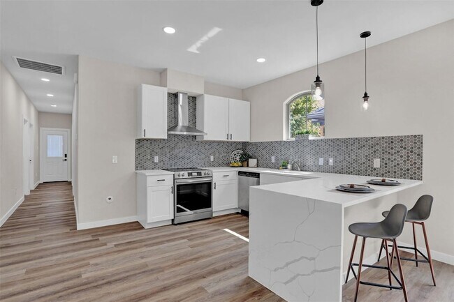 Foto del edificio - 705 E Hanna St