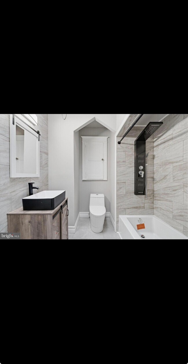 Foto del edificio - 6617 Rutland St