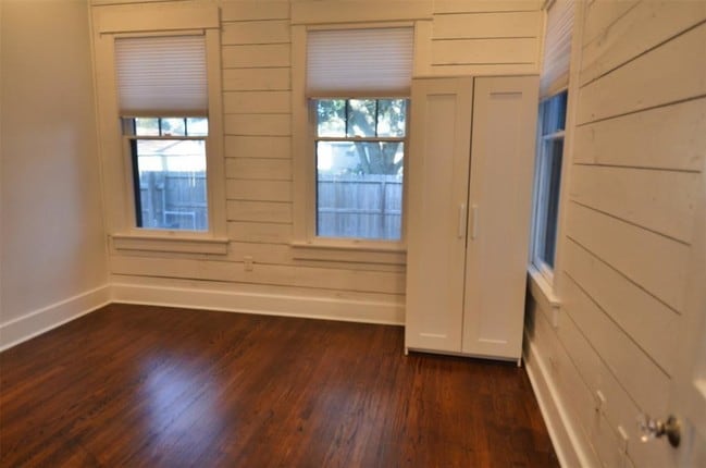 Building Photo - 3606 Avenue O 1/2