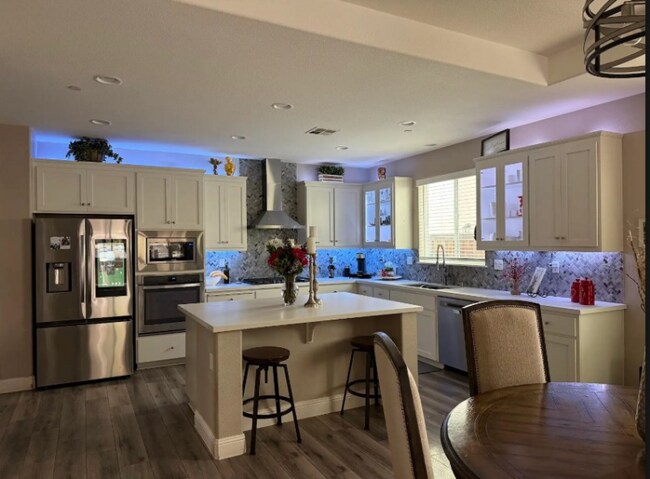 Foto del edificio - 2338 Hancock Dr