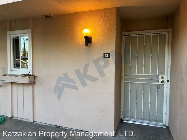 Building Photo - 2 br, 2 bath House - 3790 W. Benjamin Holt...