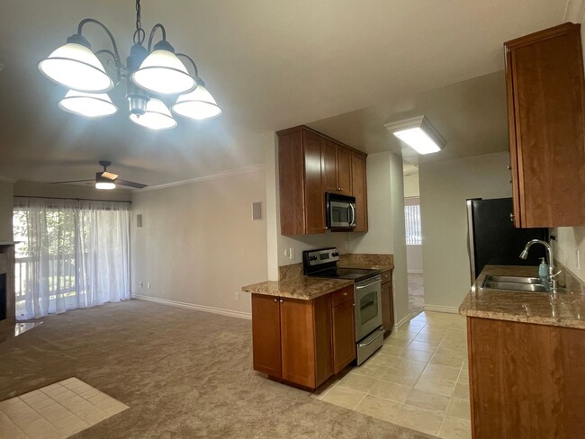 Building Photo - Upgraded 2 Bed 1 Bath Condo in Resort Styl...