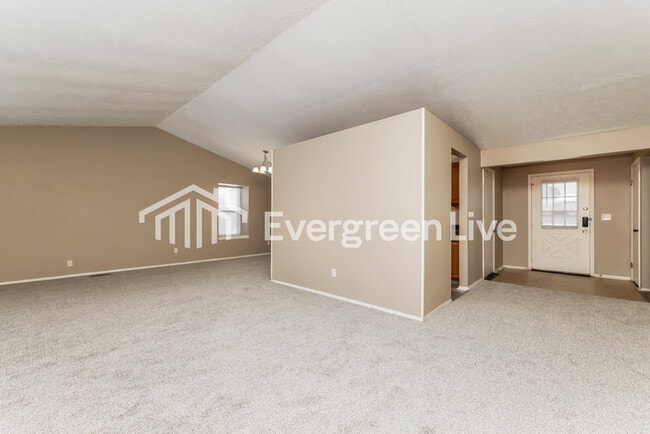 Foto del edificio - 5699 Waynegate Rd