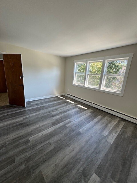 Photo du bâtiment - 95 Evans Ave