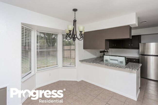 Foto del edificio - 6513 Hughes Dr