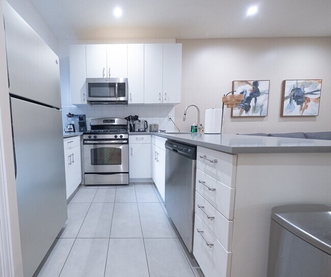 Foto del edificio - 230 W 113th St