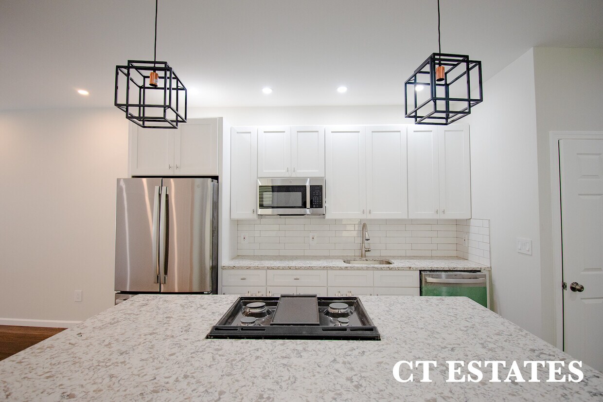 Foto principal - 828 Brooklyn Ave