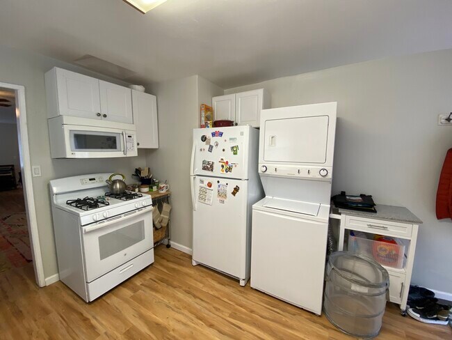 Kitchen - 4137 Louisiana St