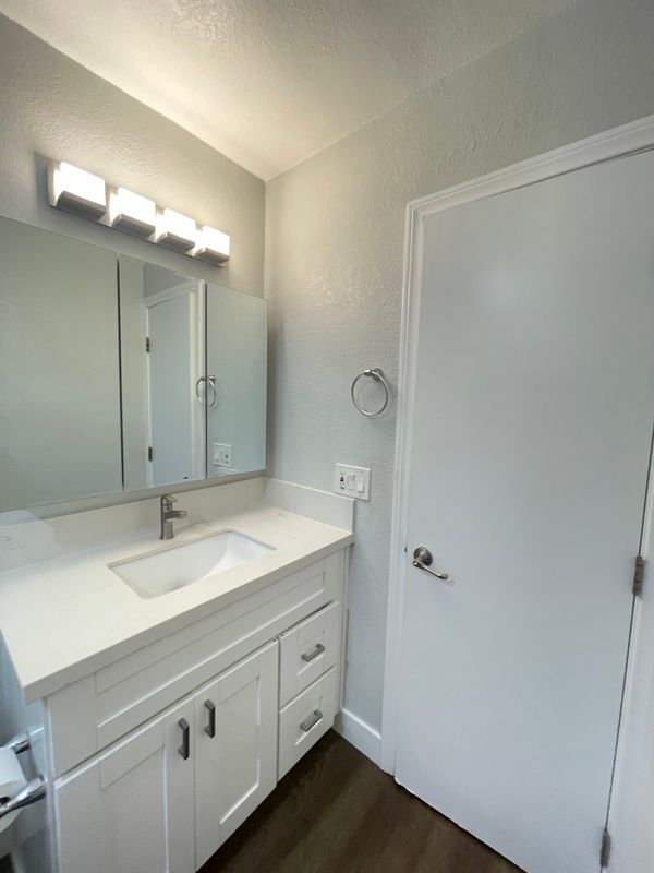 Building Photo - 1339 Monserate Ave