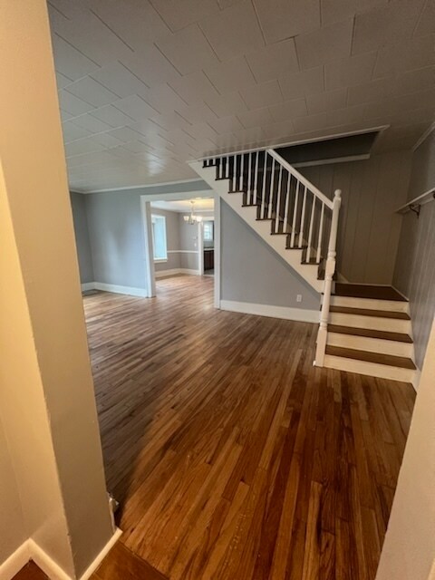 Building Photo - 232 Hall Ave. - 3 bedroom / 1 bathroom - $...
