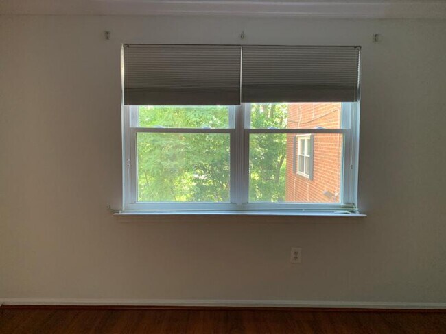 Bedroom - 438 N Armistead St
