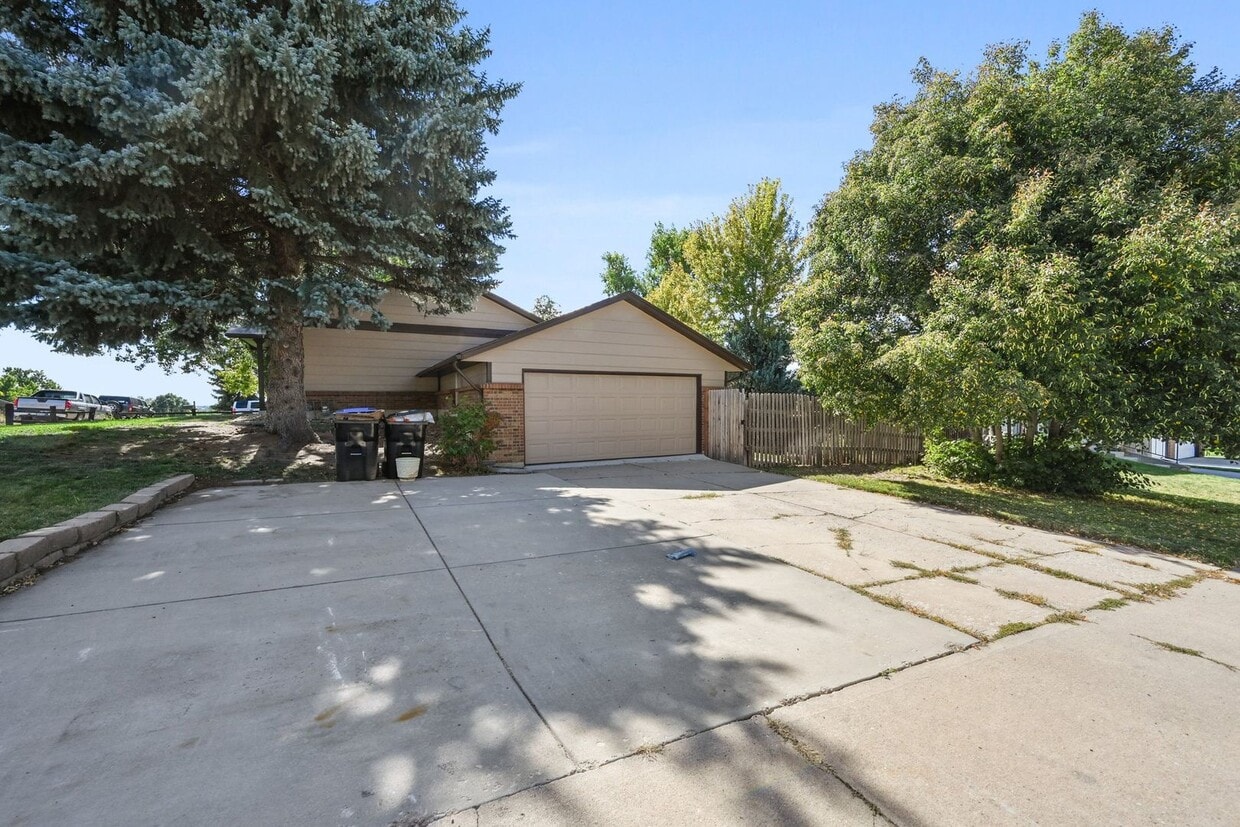 Amazing Arvada Upstairs Duplex Available N... - Amazing Arvada Upstairs Duplex Available N...