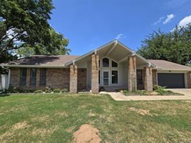 Foto del edificio - Updated House in Jenks Schools