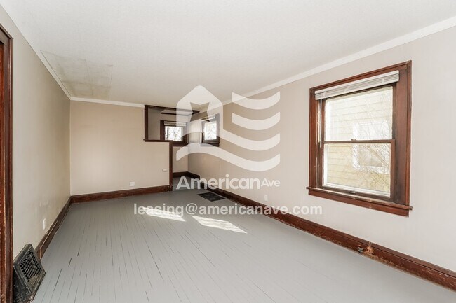 Foto del edificio - 1065 Murray Ave