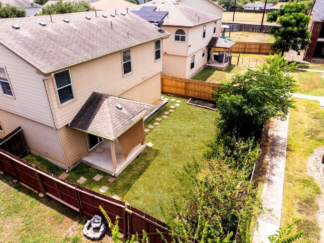 Building Photo - 1 Month Free Rent with an 18 Month Lease!!!