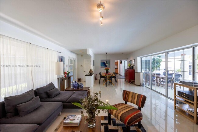 Foto del edificio - 7451 SW 133rd St