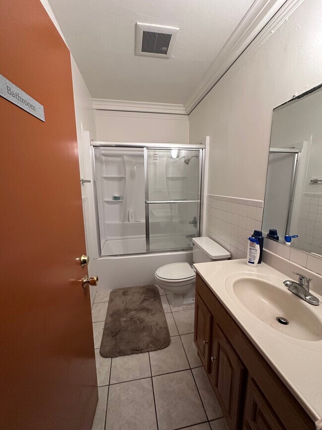 Building Photo - 2438 Warring St