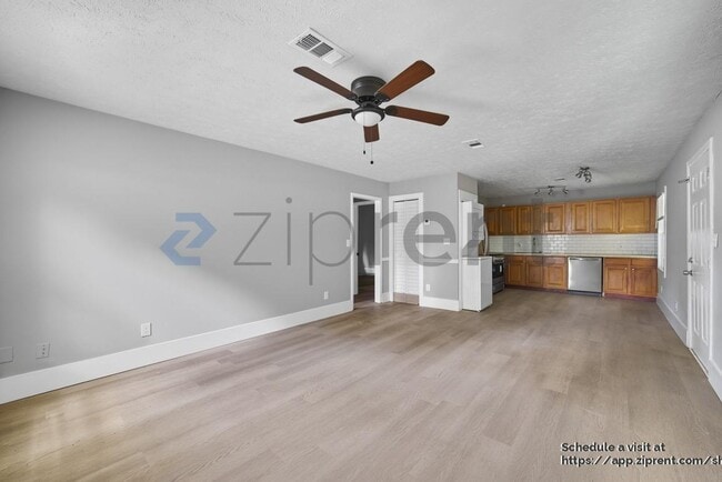 Building Photo - 721 Ford Pl