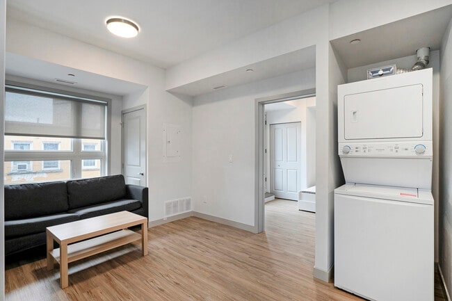 014_168_division_st._unit_203-1 - Mural Kingston