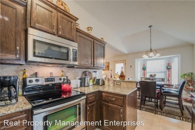 Foto del edificio - 3 br, 2 bath House - 2204 NW 196th St