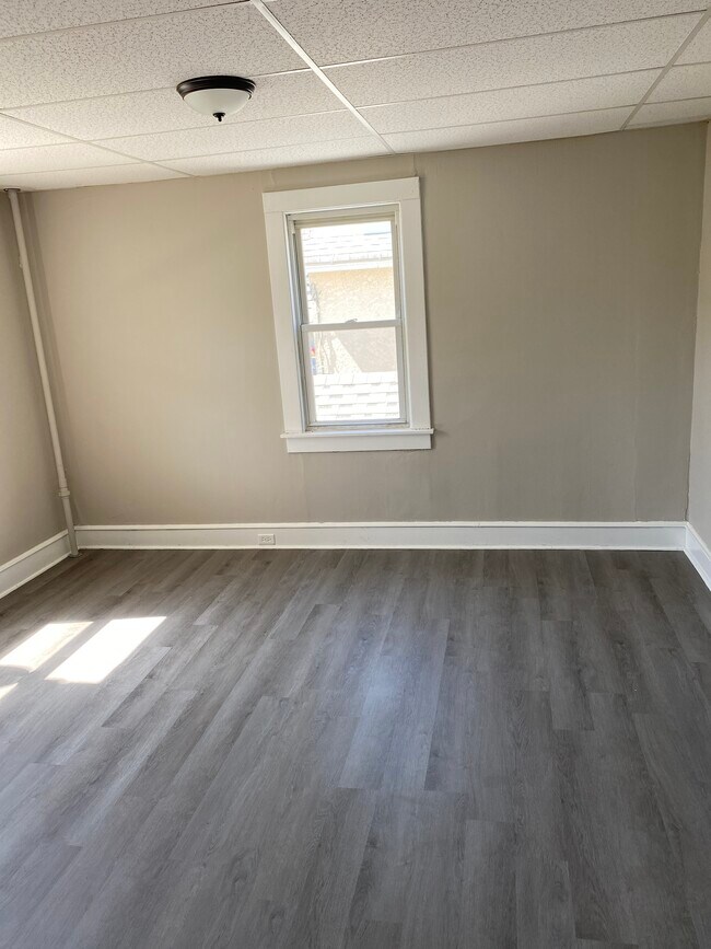 Foto del edificio - 523 S Webster Ave